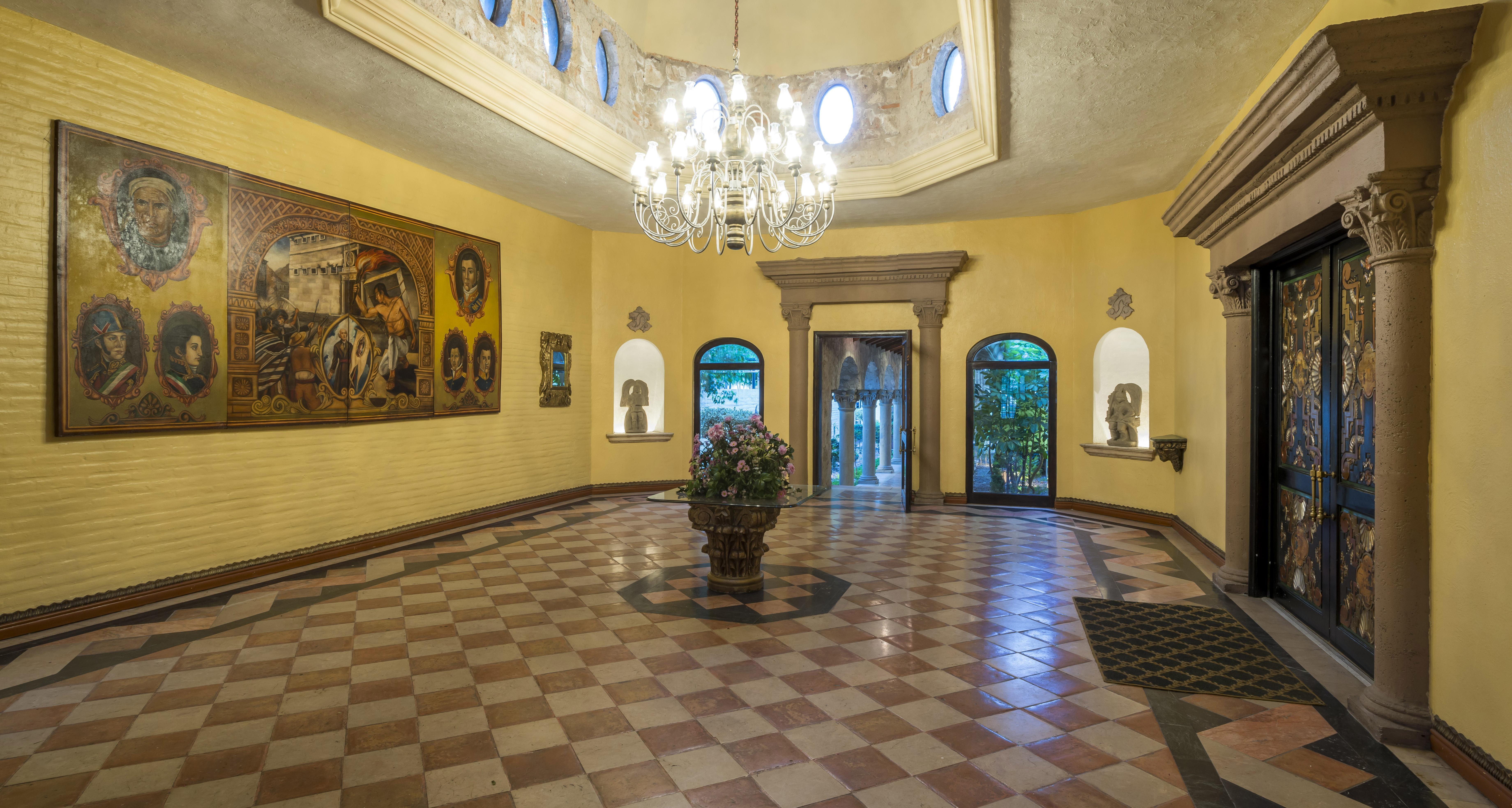 Отель Quinta Real Агуаскальентес Экстерьер фото