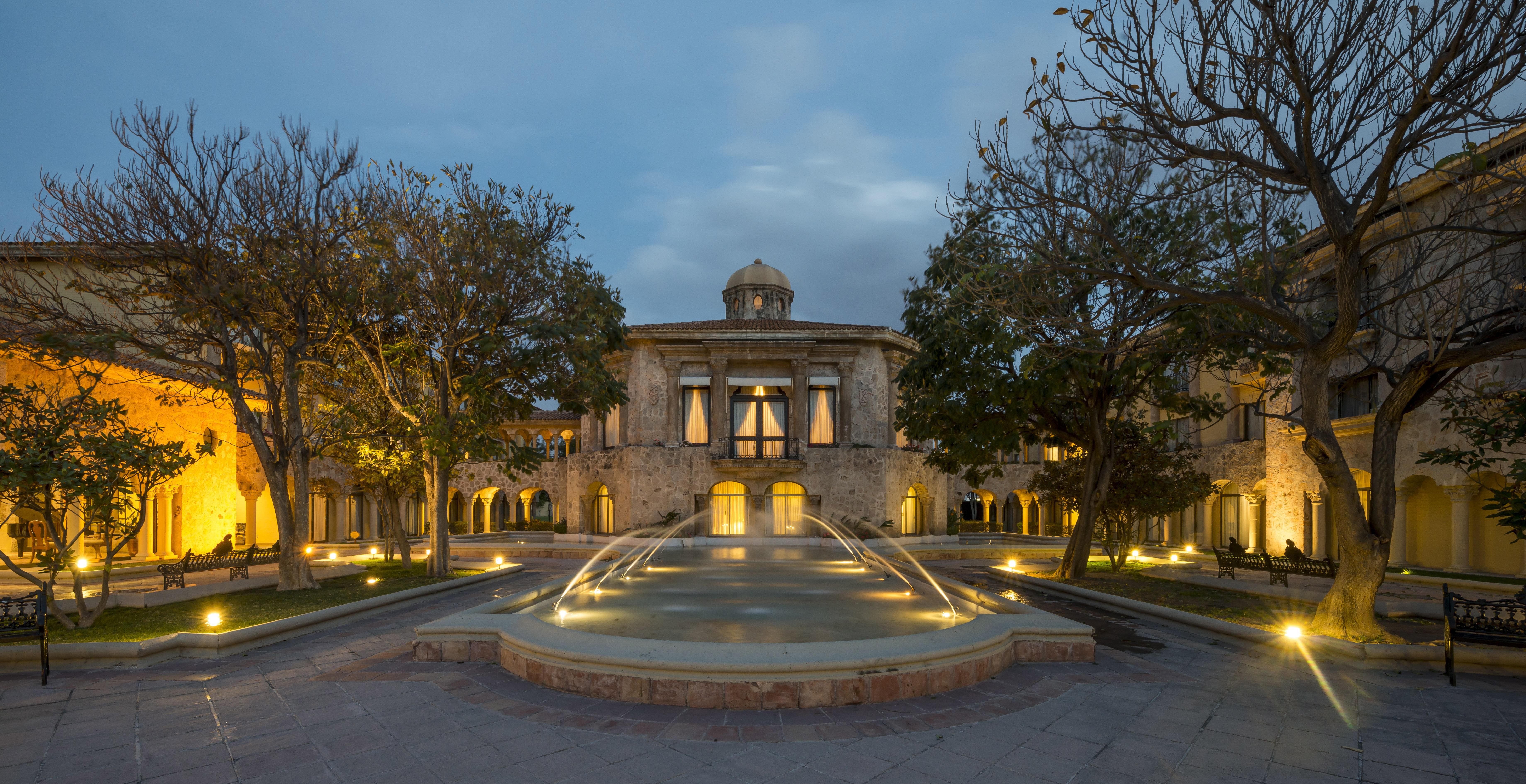 Отель Quinta Real Агуаскальентес Экстерьер фото